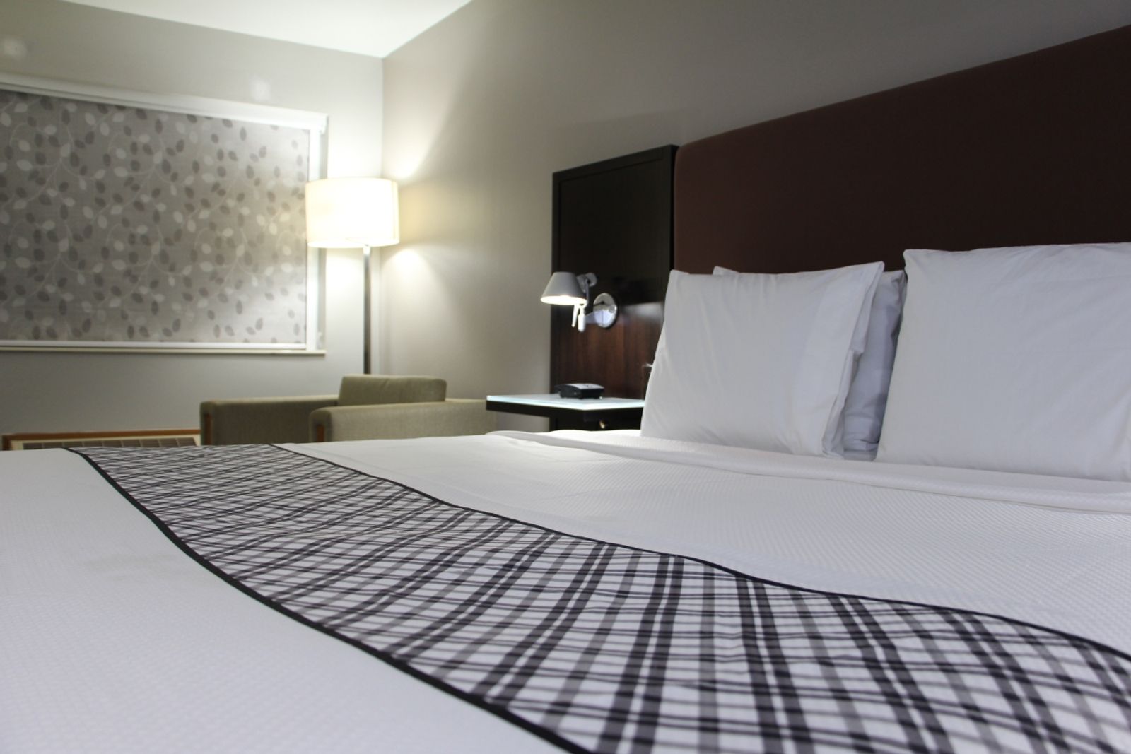 Jacuzzi Suite — Westbridge Inn & Suites